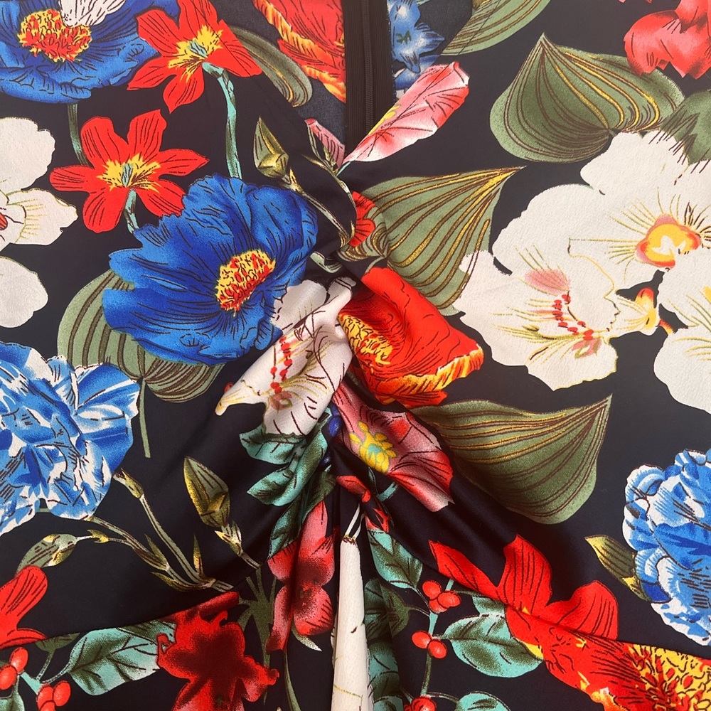 Boohoo satin mini dress in floral - Picture 4 of 6